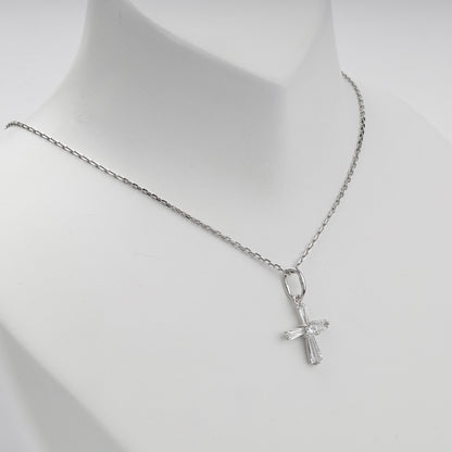 Silver 925 clear cubic zirconia cross pendant — close-up — Kabluchka