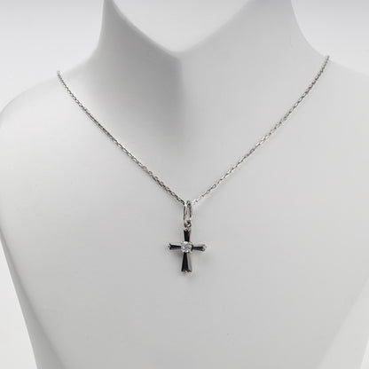 Silver 925 black and clear cubic zirconia cross pendant — black stone cross close-up — Kabluchka