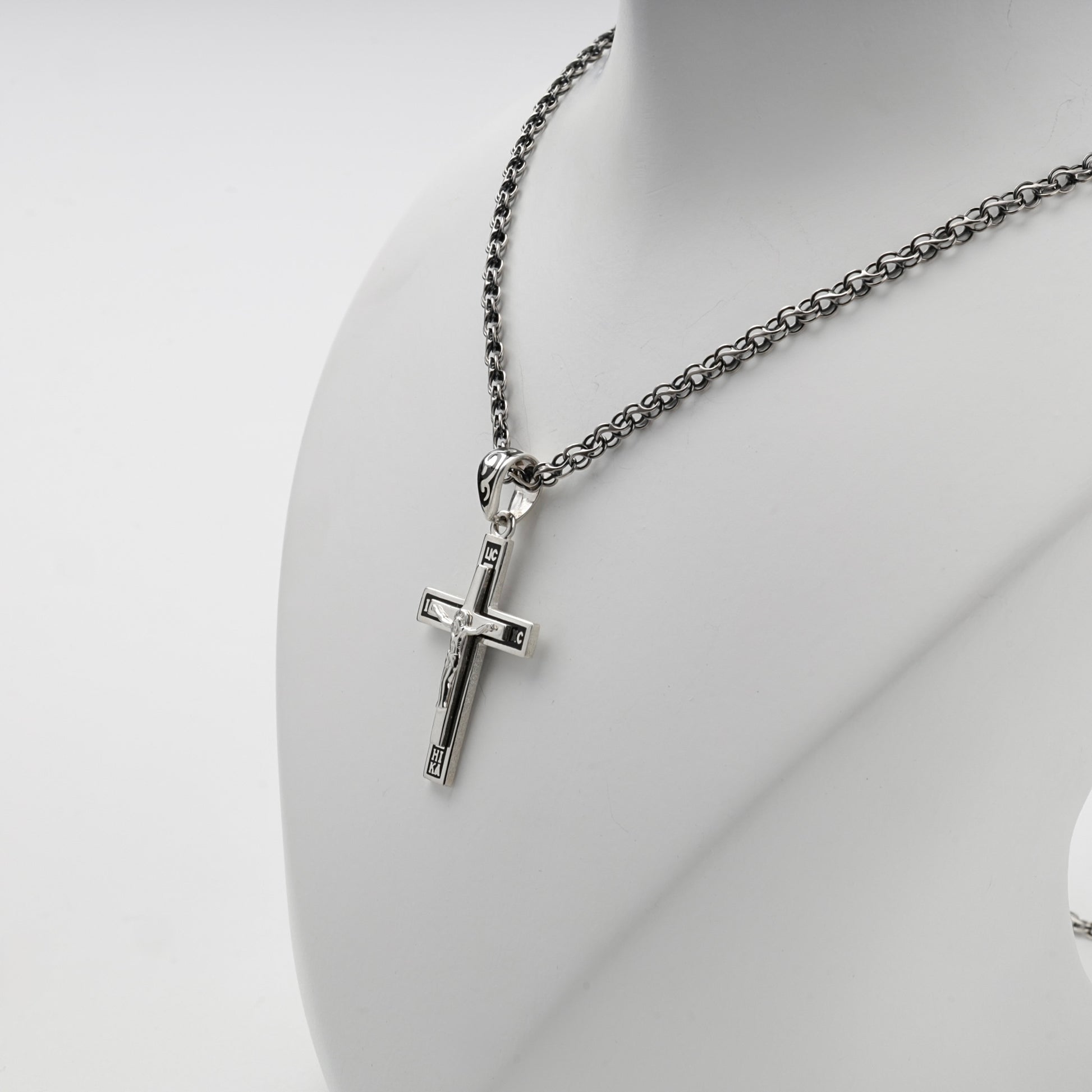 Silver 925 Orthodox crucifix pendant on display — Kabluchka