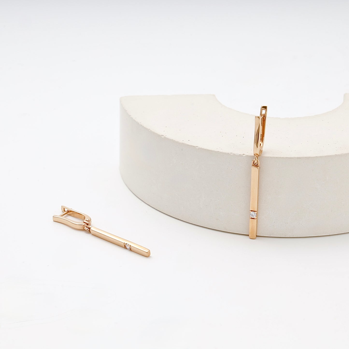 Rose Gold 585 drop earrings detail — Kabluchka