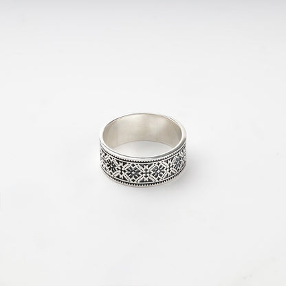 Silver 925 Ukrainian embroidery band ring, front view
