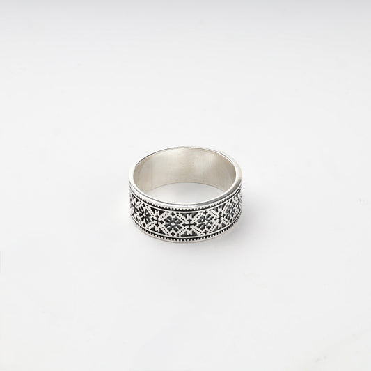 Silver 925 Ukrainian embroidery band ring, front view