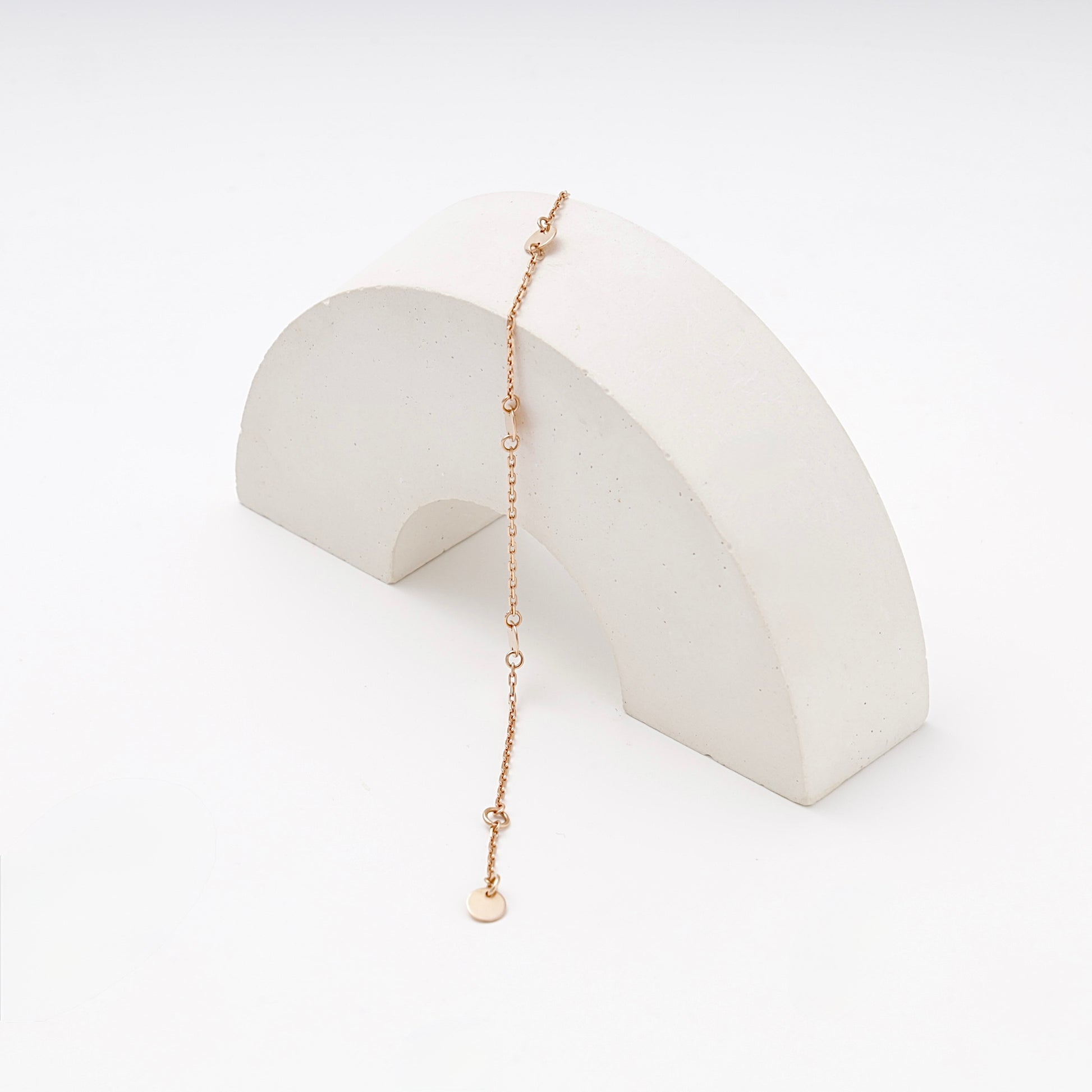 Rose gold 585 chain bracelet draped, detail — Kabluchka