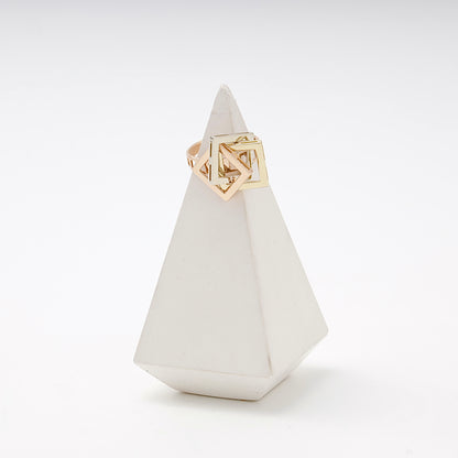 Gold 585 three-tone geometric cube ring on display — Kabluchka