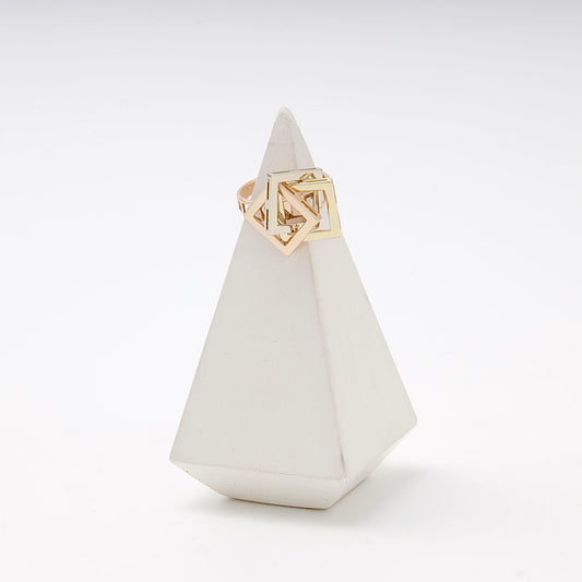 Gold 585 three-tone geometric cube ring on display — Kabluchka