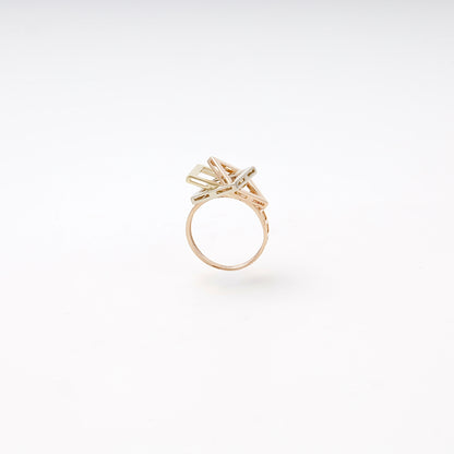 Gold 585 three-tone cube ring, side view — Kabluchka