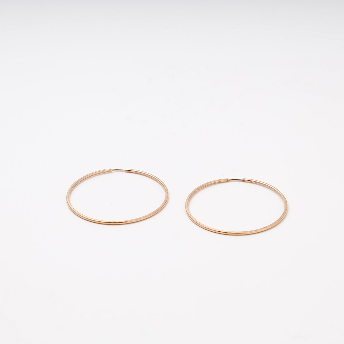 Rose Gold 585 Diamond-Cut Hoop Earrings 48 mm — diamond-cut texture — Kabluchka