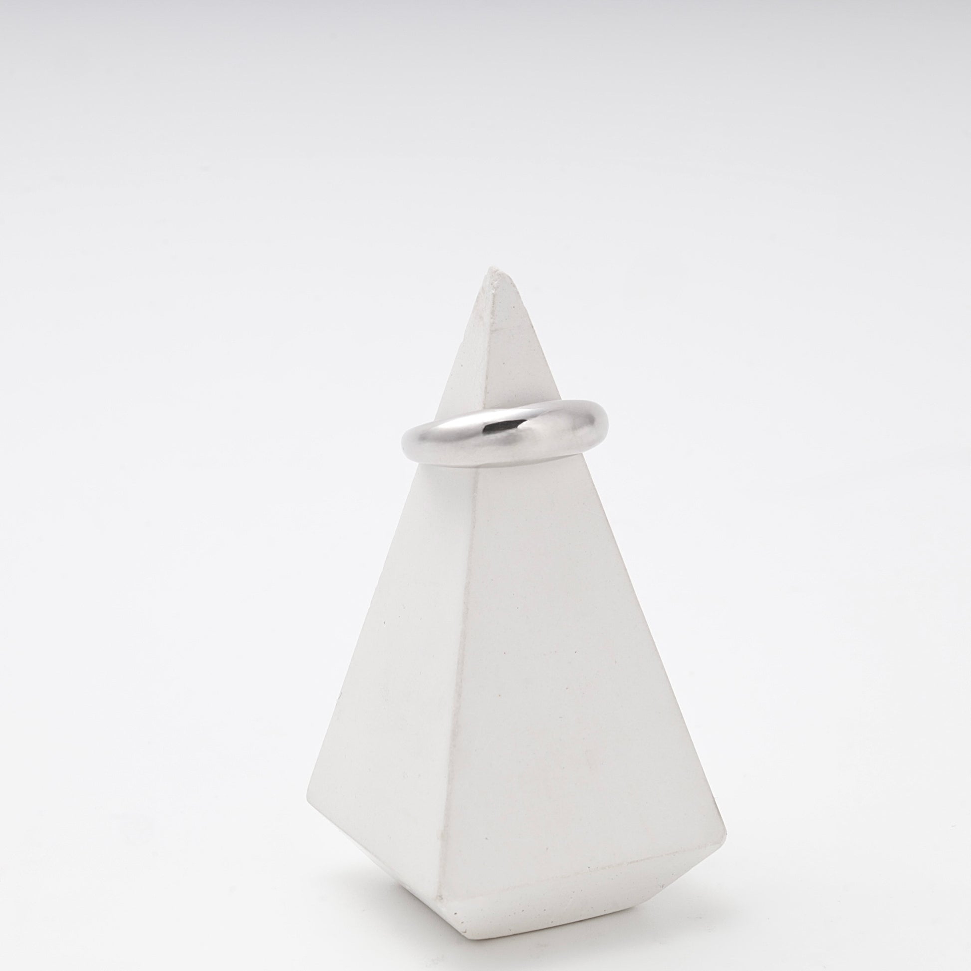 Silver 925 Dome Ring Rhodium-Plated — on pyramid stand — Kabluchka