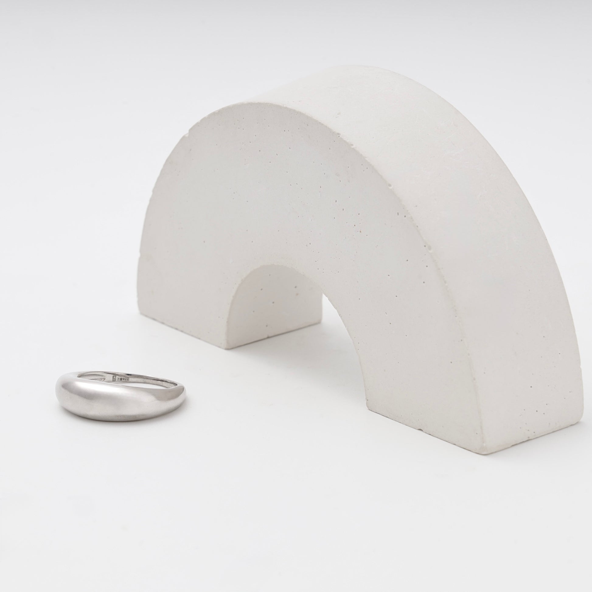 Silver 925 Dome Ring Rhodium-Plated — profile view — Kabluchka