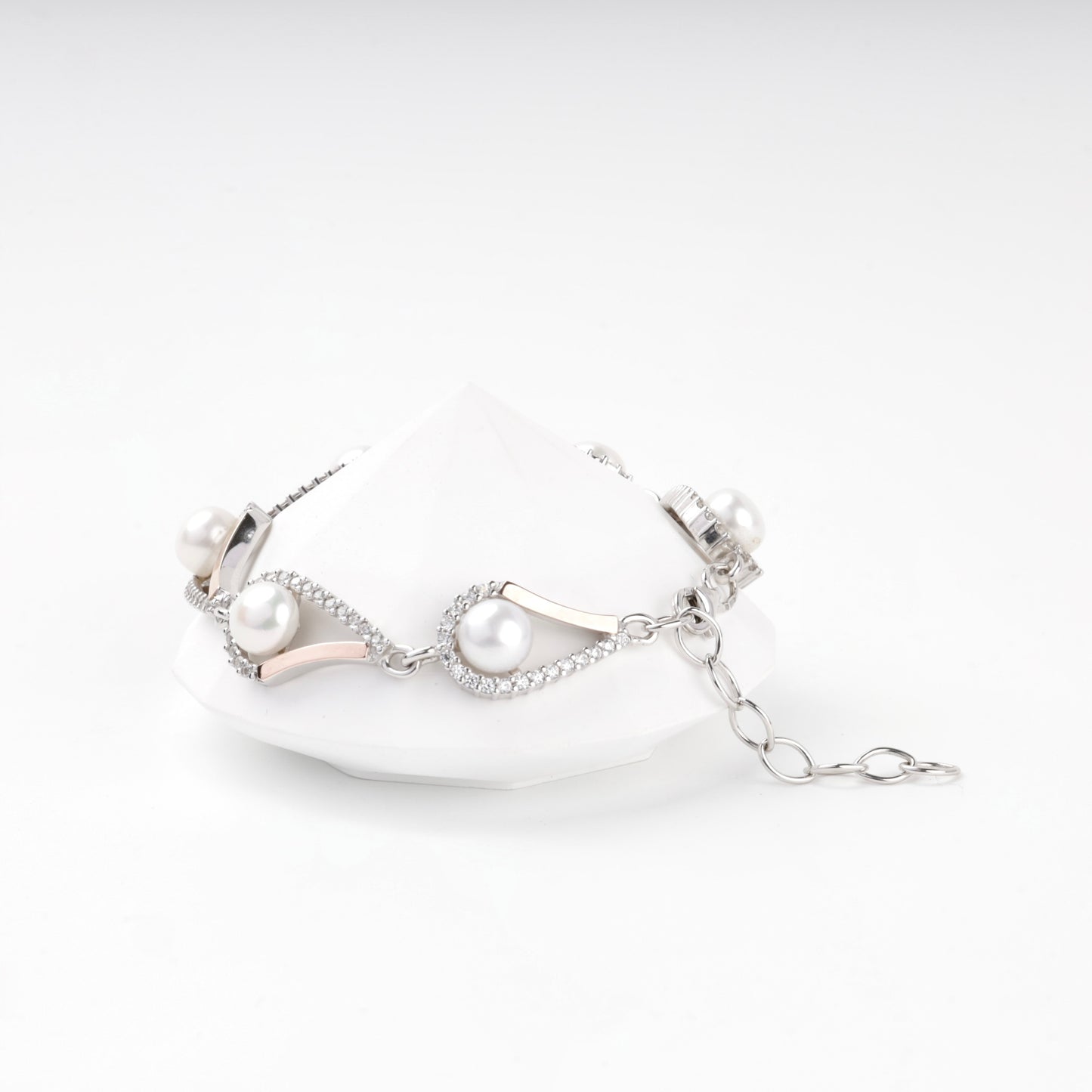 Gold 375 accents and pearls on Silver 925 bracelet — Kabluchka