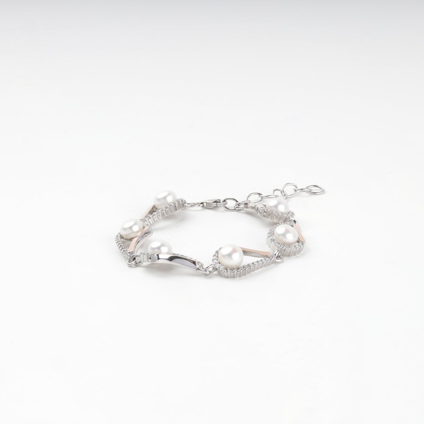 Adjustable pearl and cubic zirconia bracelet with lobster clasp — Kabluchka