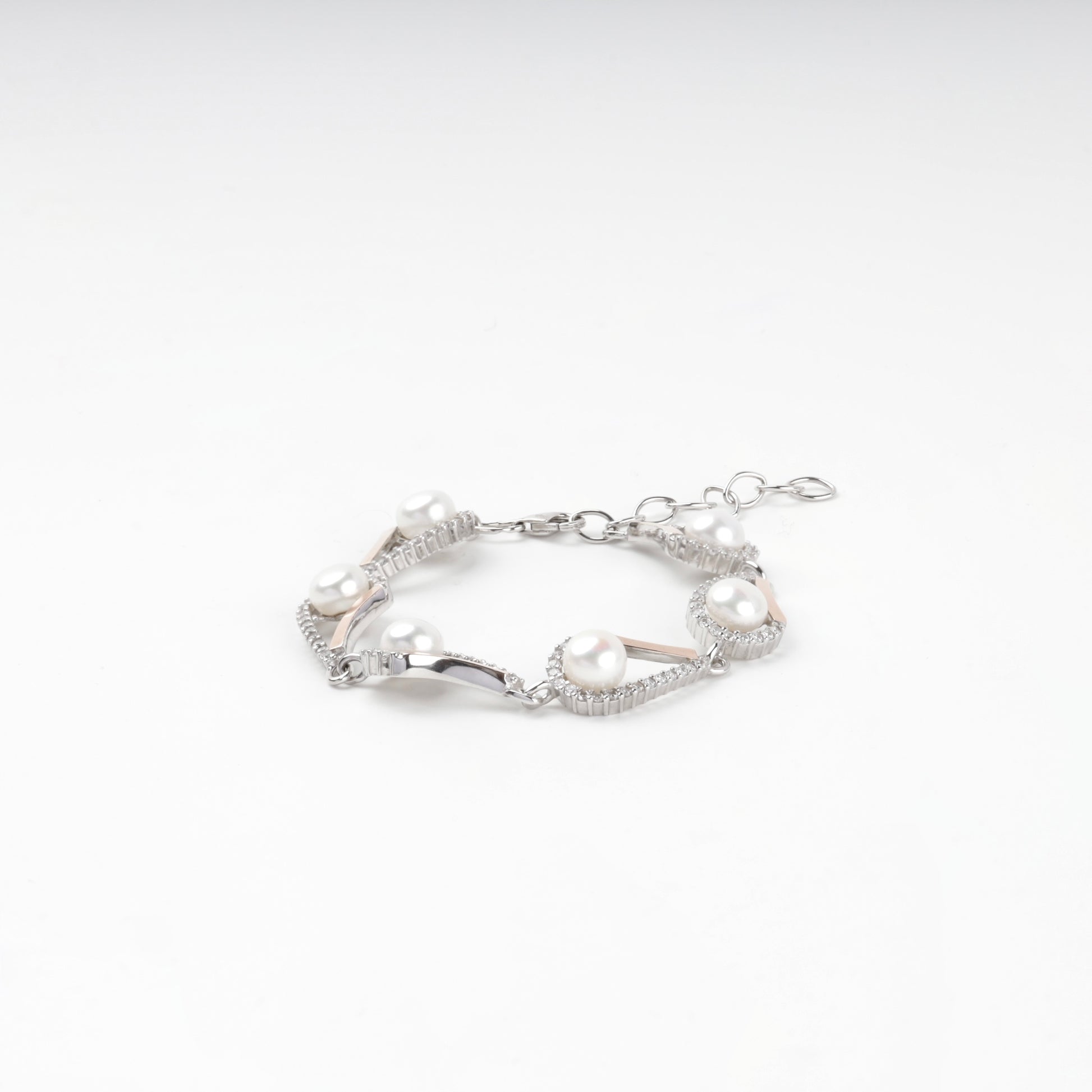 Adjustable pearl and cubic zirconia bracelet with lobster clasp — Kabluchka