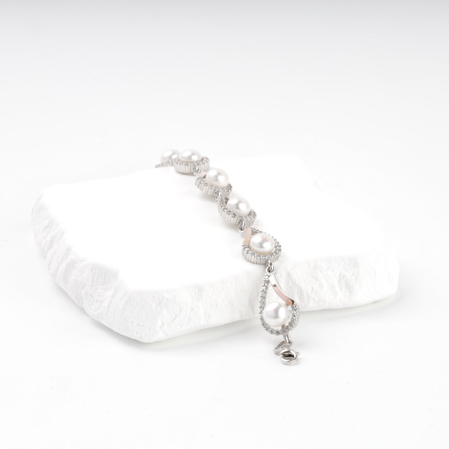 Pearl and cubic zirconia flowing link bracelet — Kabluchka