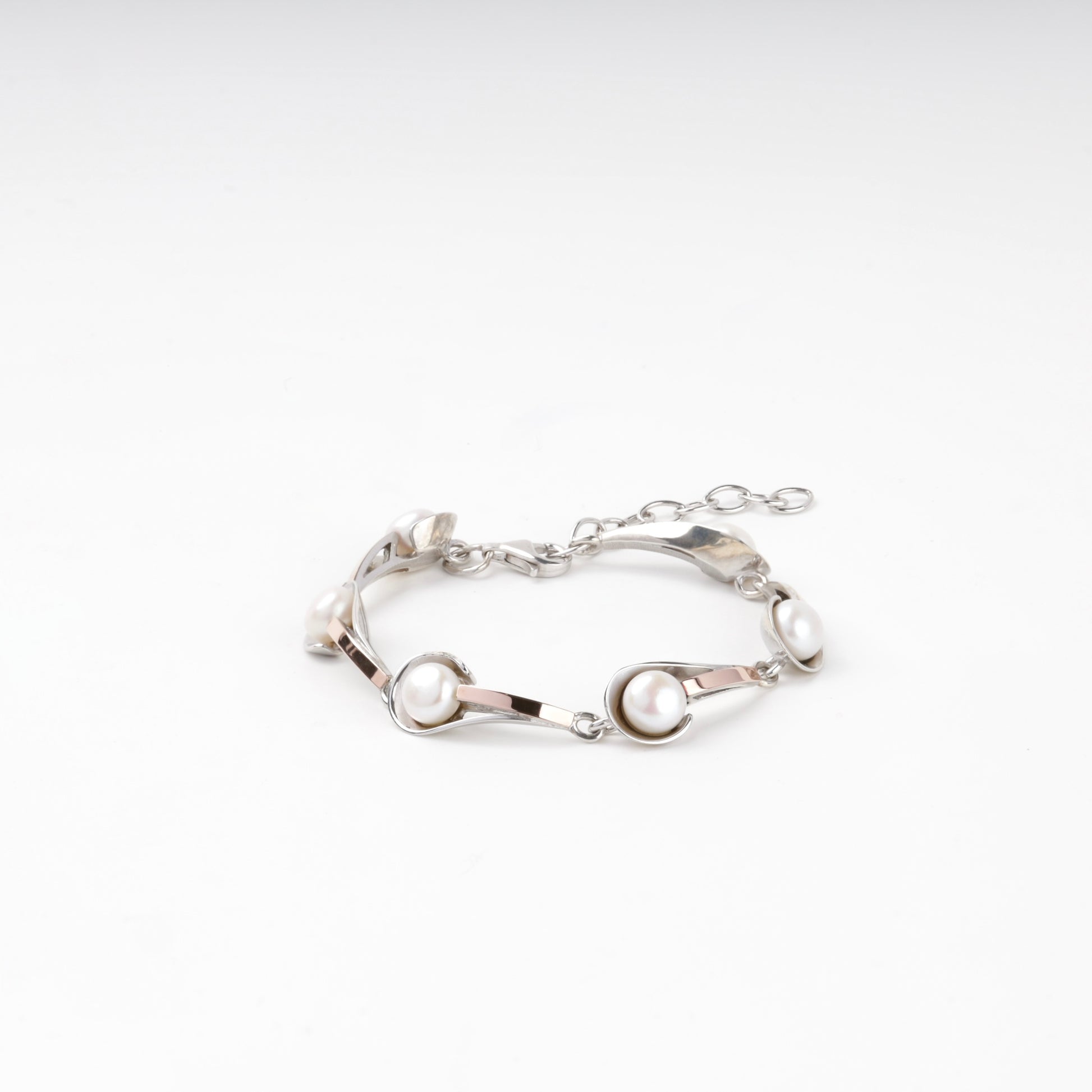 Rhodium-plated Silver 925 and Gold 375 pearl link bracelet — front view — Kabluchka