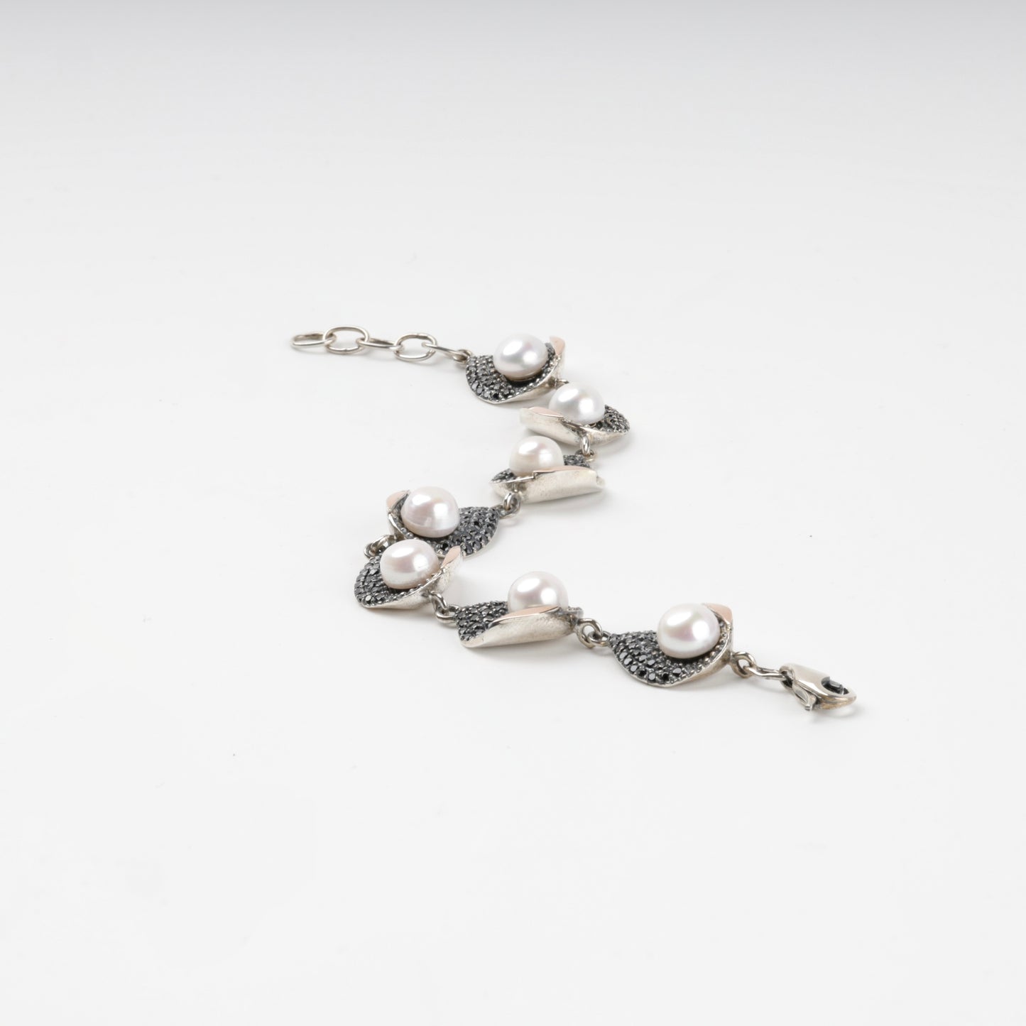 Lobster clasp and extension chain on 0409 bracelet