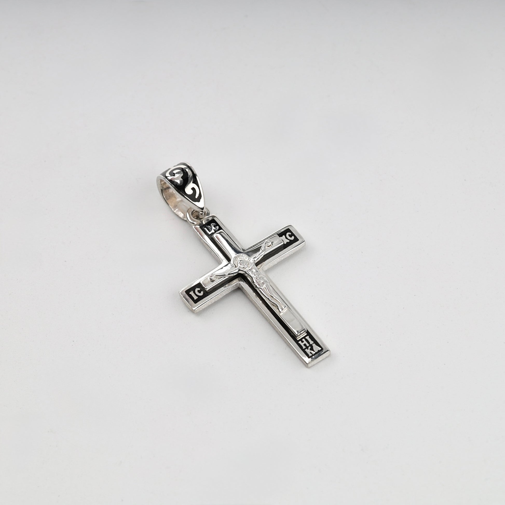 Silver 925 black enamel Orthodox crucifix pendant — front view — Kabluchka