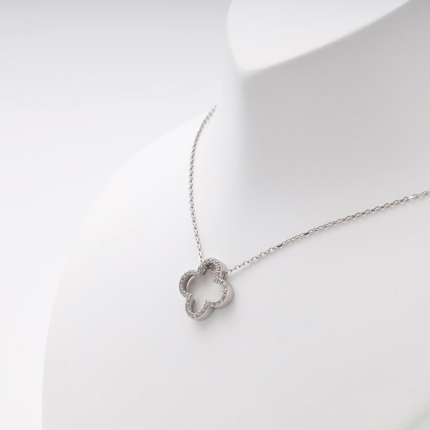 Silver 925 open clover pendant detail — Kabluchka