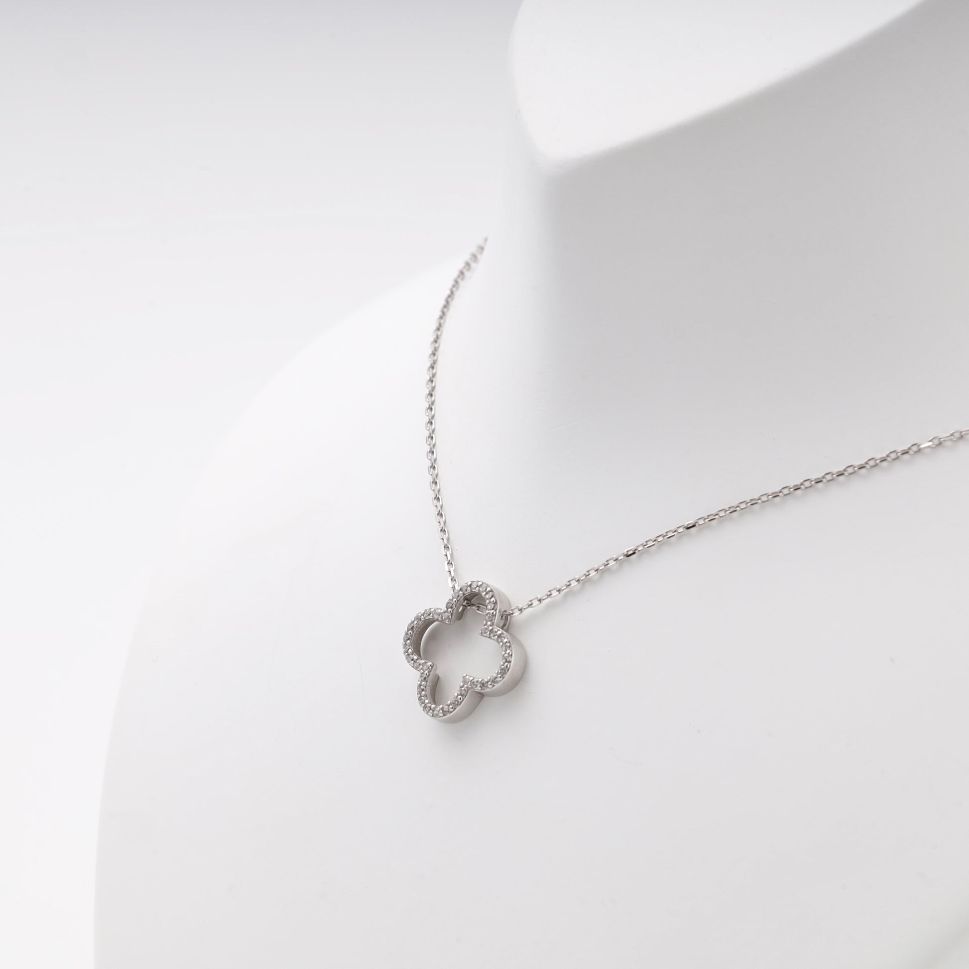Silver 925 open clover pendant detail — Kabluchka