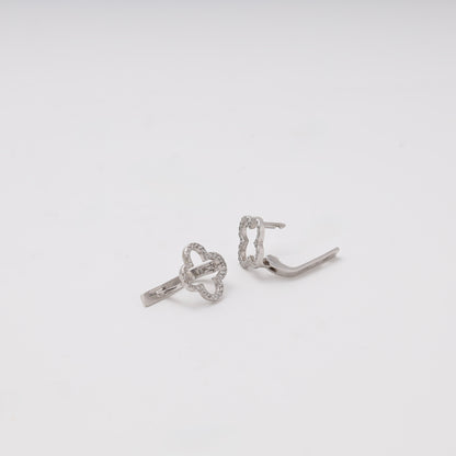Silver 925 clover earrings close-up — Kabluchka