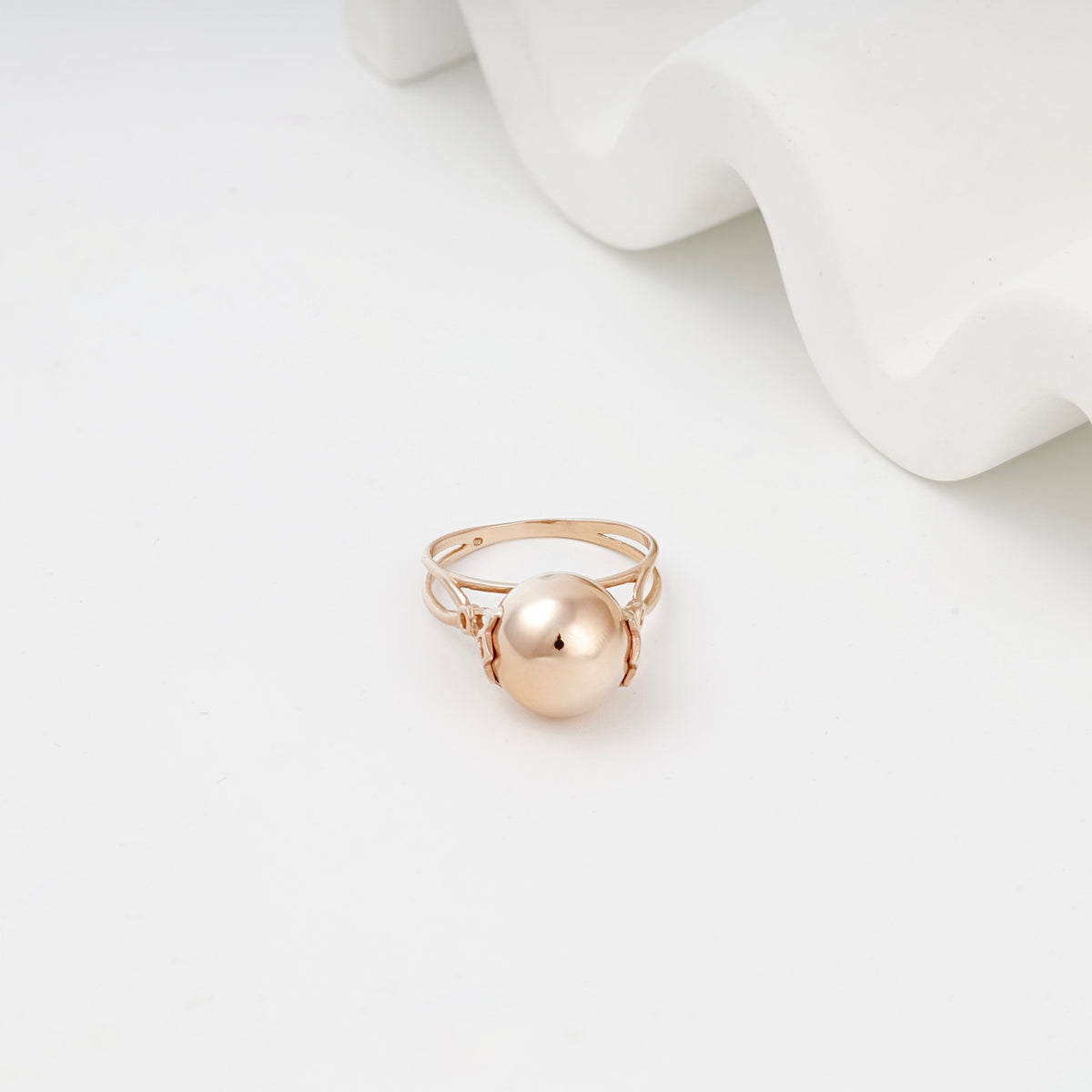 Rose gold sphere ring, front view — 300337 — Kabluchka