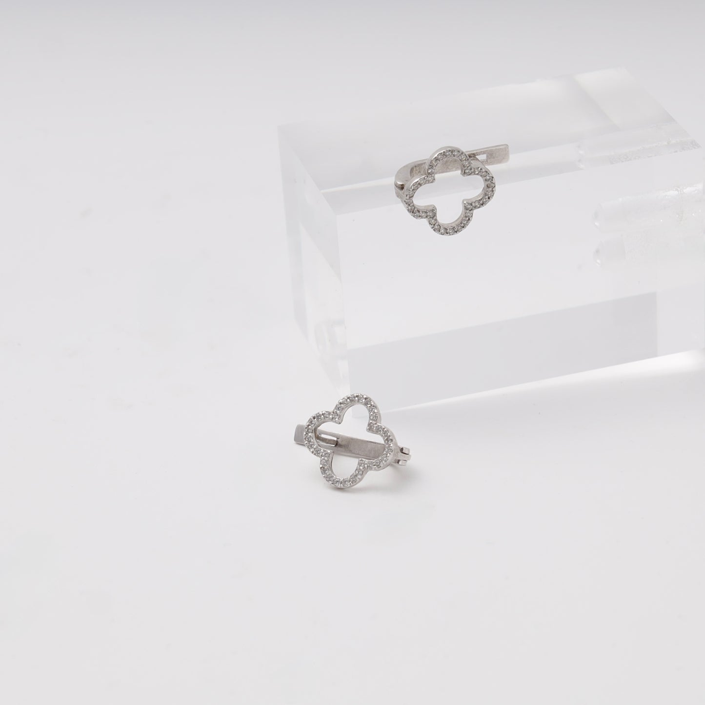 Silver 925 clover earrings detail — Kabluchka