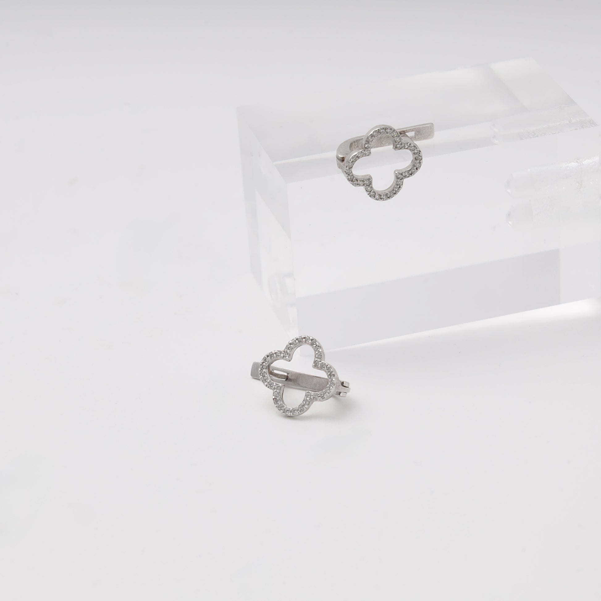 Silver 925 clover earrings detail — Kabluchka