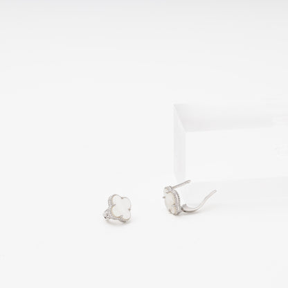 Silver clover earrings English lock closure detail — Kabluchka