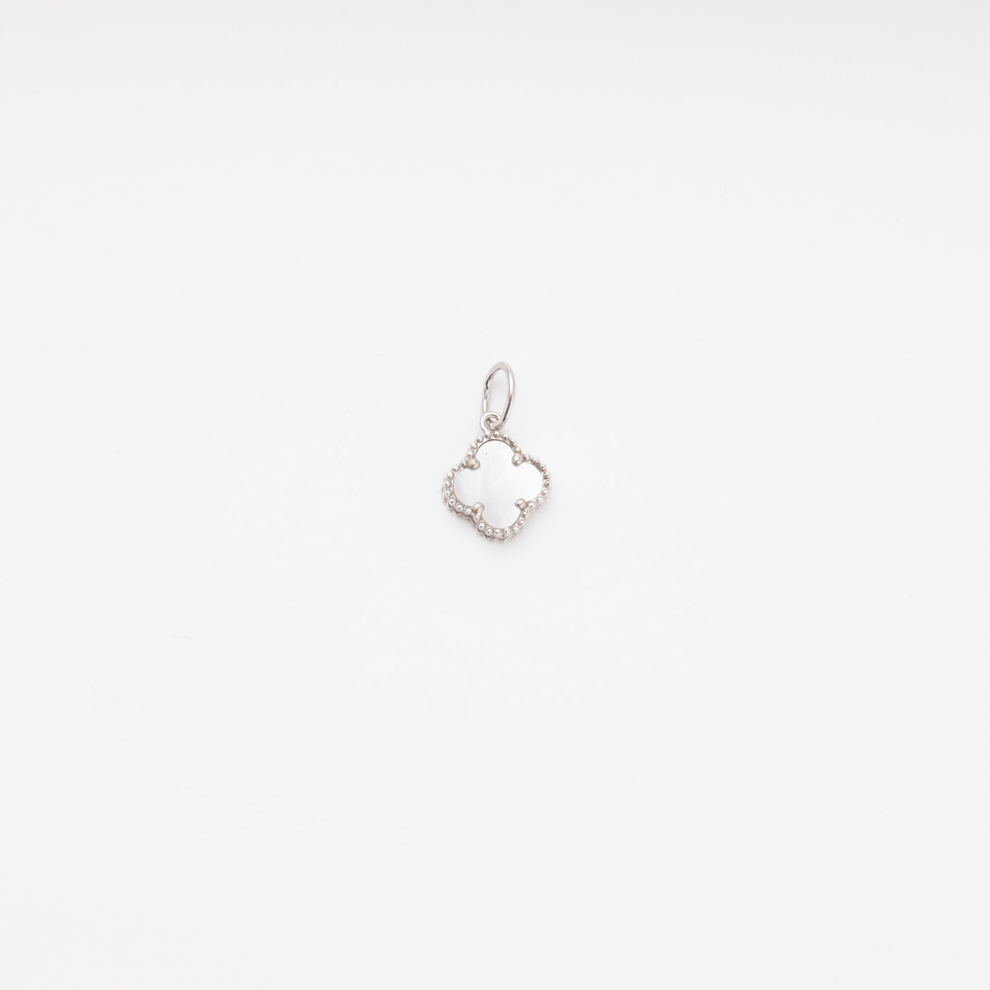 Silver 925 Clover Pendant with Mother-of-Pearl — Kabluchka