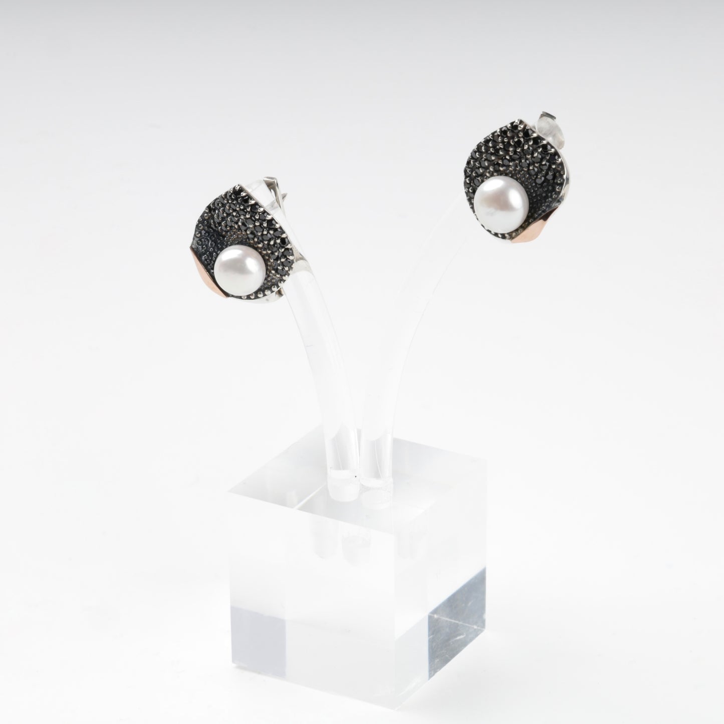Sculpted pearl drop earrings — angled view — Kabluchka