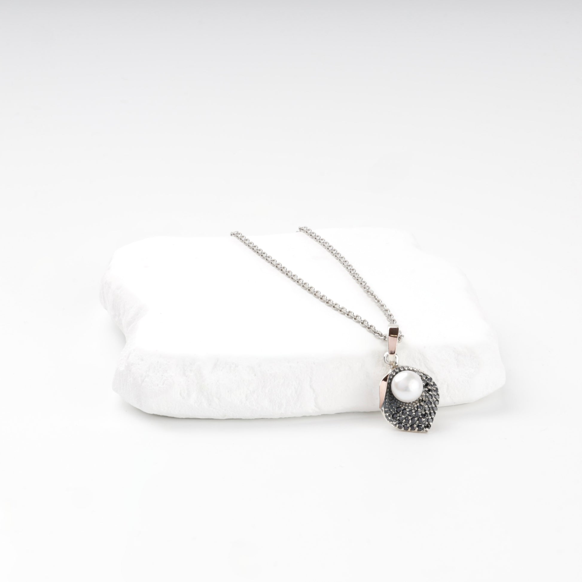Silver 925 and Gold 375 pearl pendant with cubic zirconia — Kabluchka