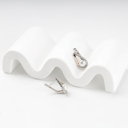 Pearl drop earrings with English locks — side view — Kabluchka
