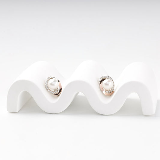 Two-tone pearl drop earrings — display view — Kabluchka