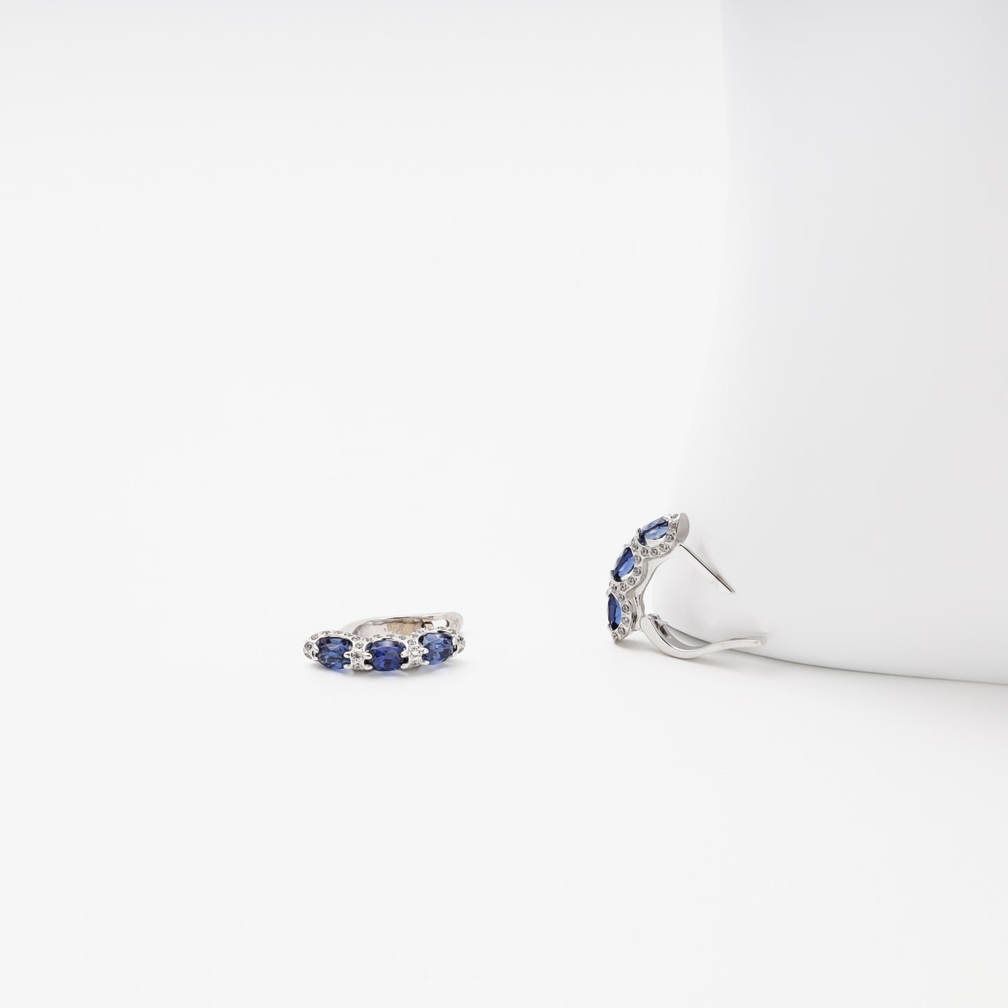 White Gold 585 14K Earrings with Sapphires and CZ — Kabluchka