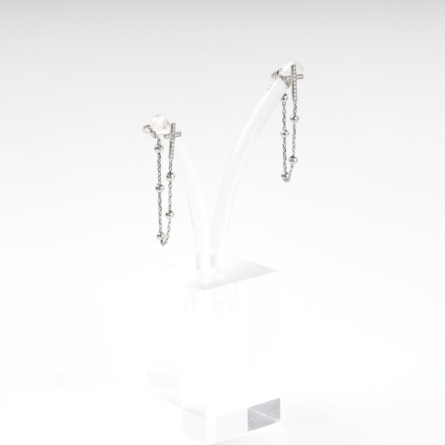 Pair of silver 925 cubic zirconia cross earrings with long beaded chains — Kabluchka