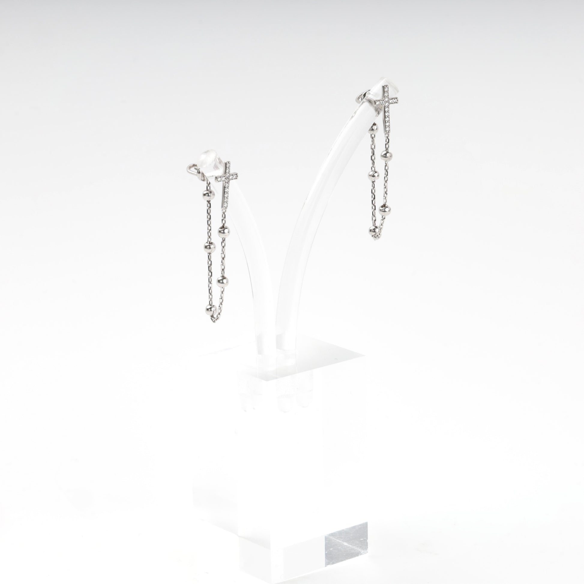 Pair of silver 925 cubic zirconia cross earrings with long beaded chains — Kabluchka