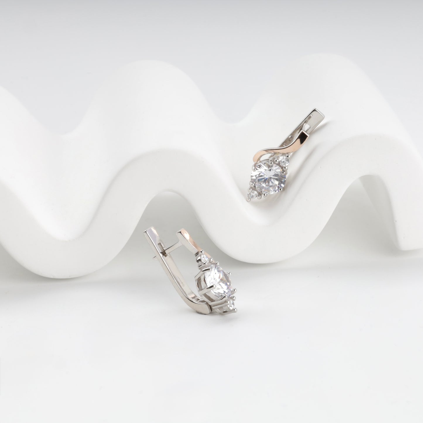 Silver 925 and Gold 375 drop earrings with round cubic zirconia — Kabluchka