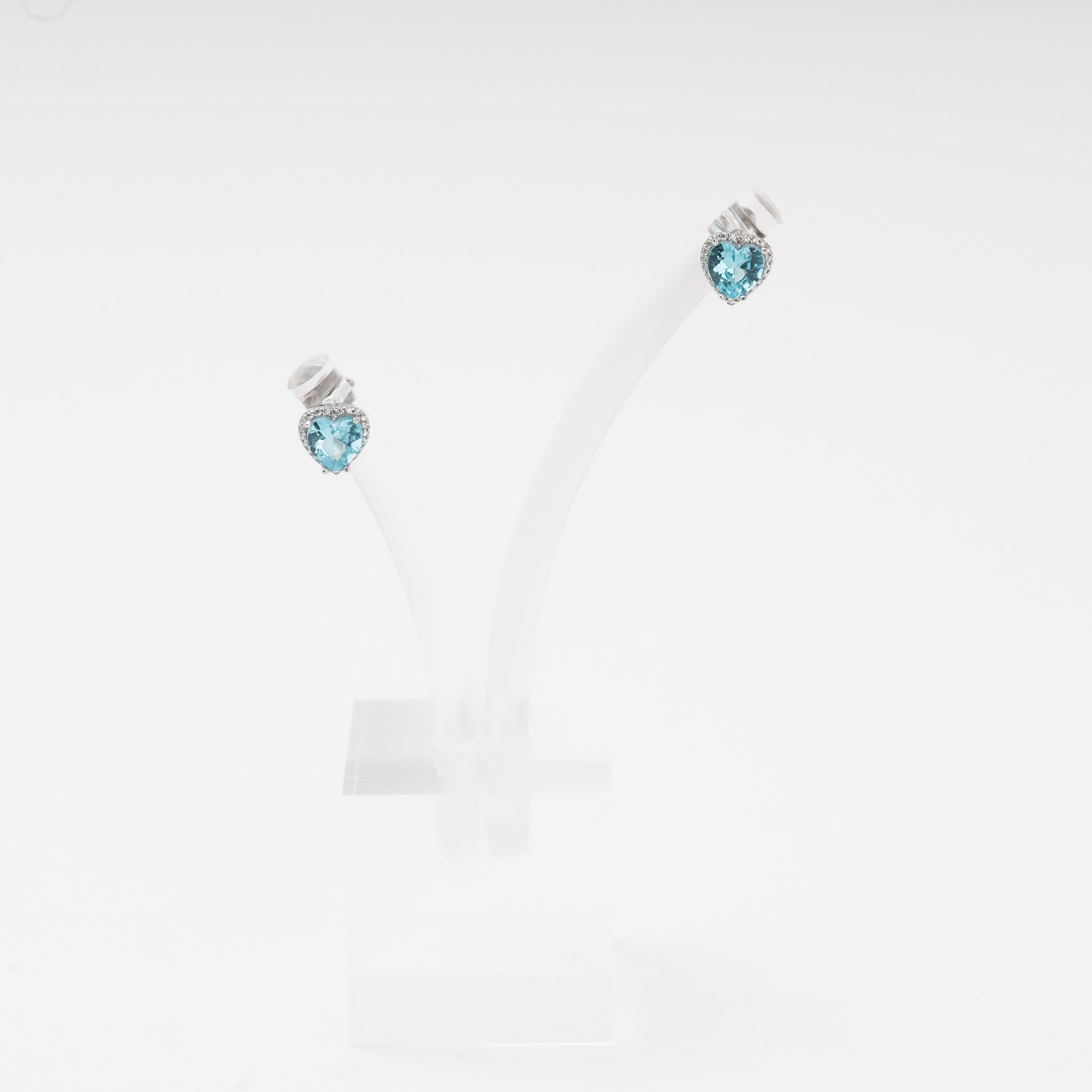 Silver 925 Blue CZ Heart Stud detail — Kabluchka