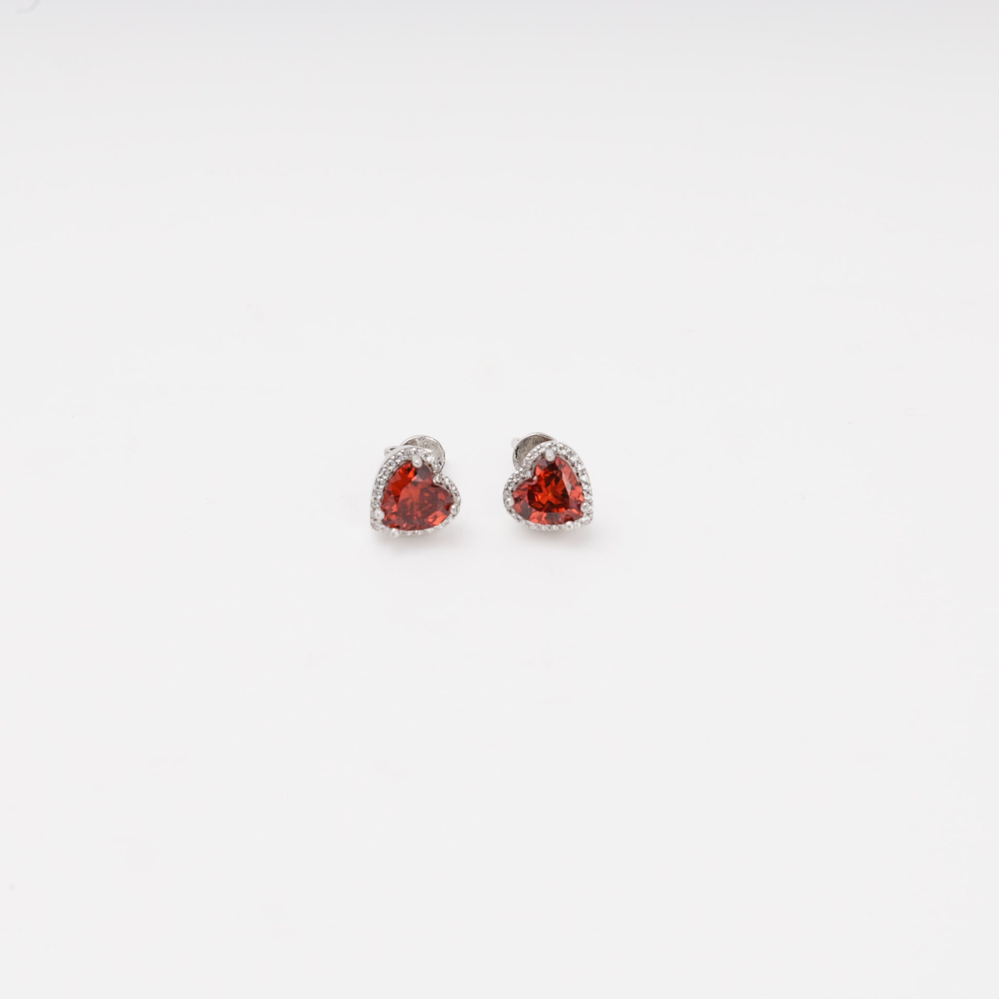 Silver 925 heart stud earrings with red cubic zirconia — Kabluchka