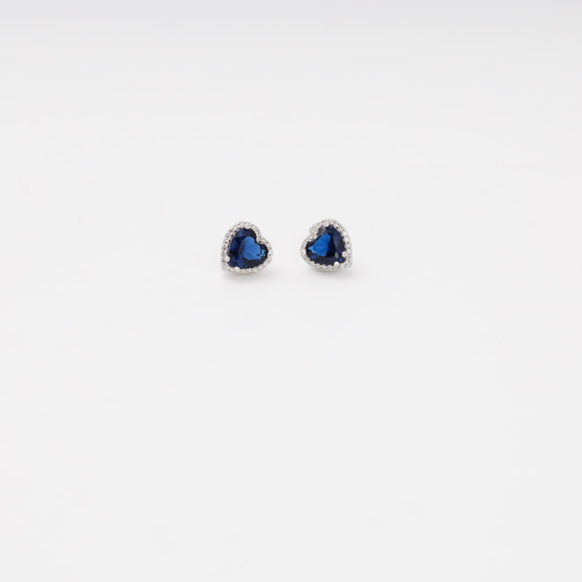 Silver 925 heart stud earrings with blue cubic zirconia — Kabluchka