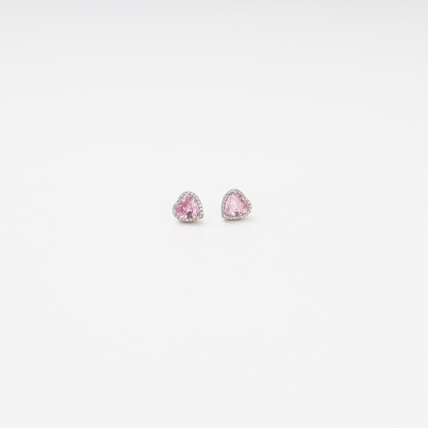 Silver 925 pink heart stud earrings close-up — Kabluchka