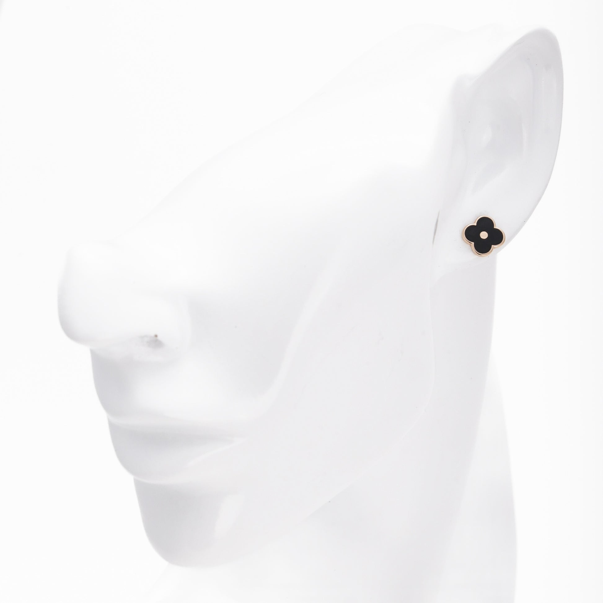 Rose gold 585 clover stud earring with black enamel on ear — Kabluchka