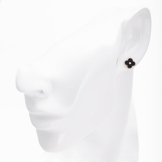 Rose gold 585 clover stud earring with black enamel on ear — Kabluchka