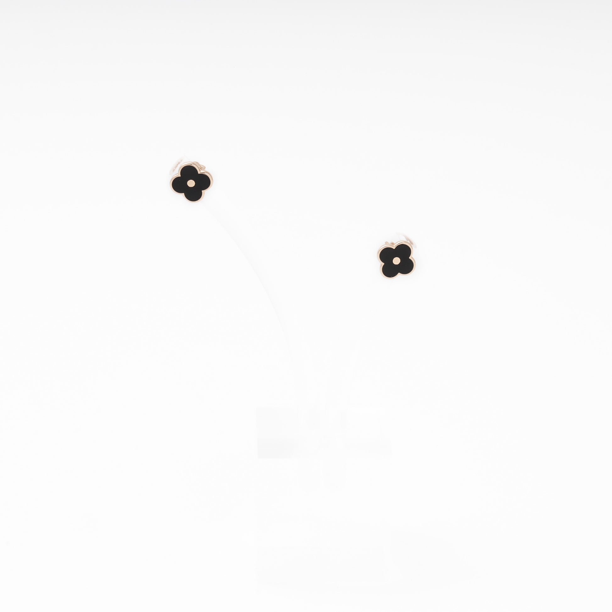 Rose gold 585 clover studs with black enamel — Kabluchka