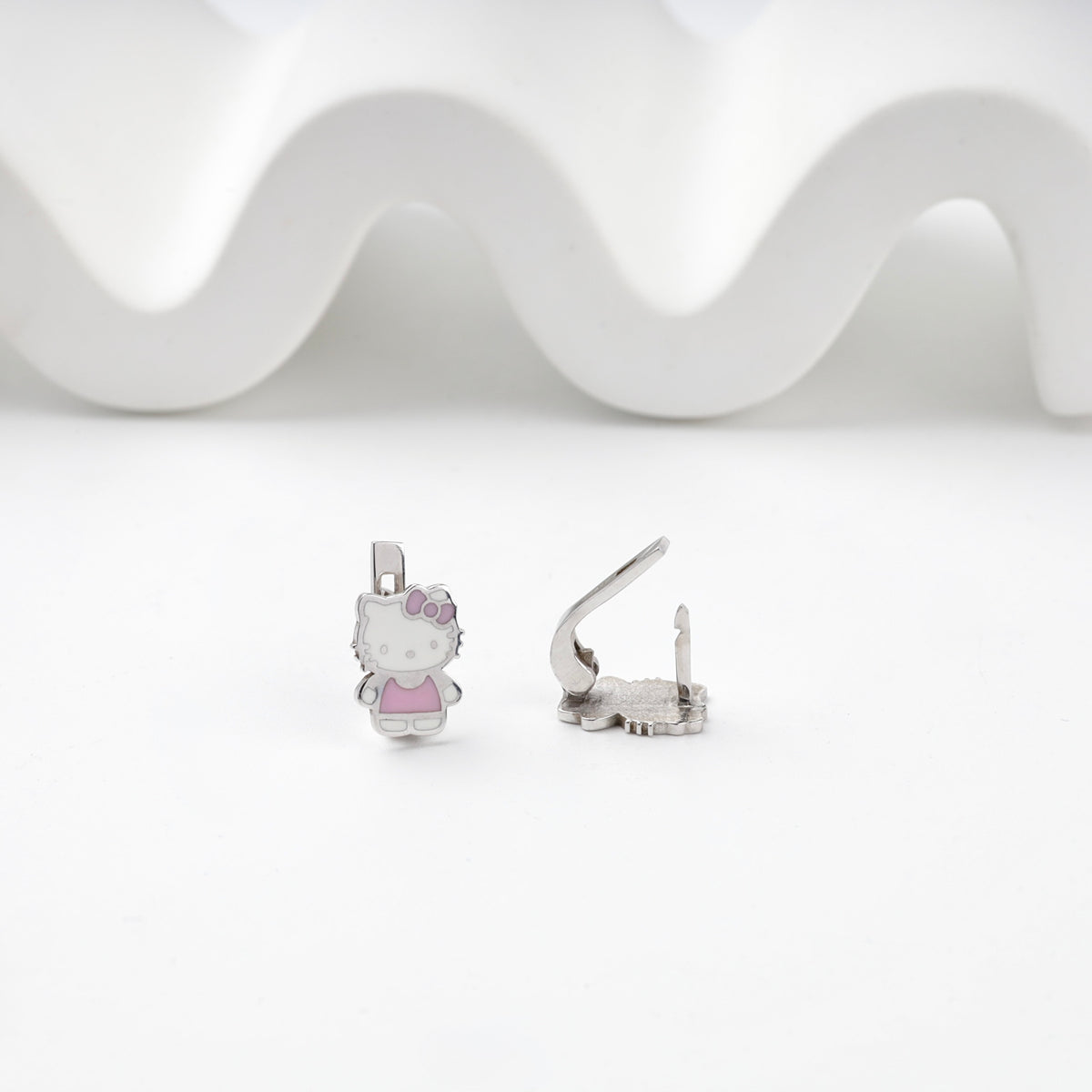 Silver 925 figure earrings with pink and white enamel — Kabluchka