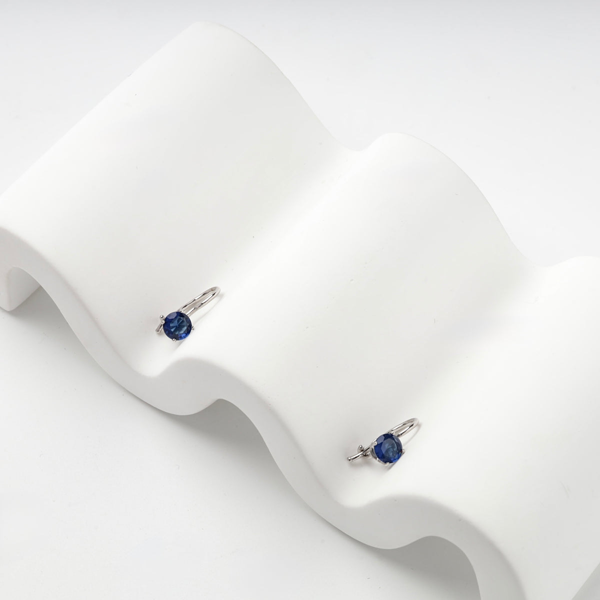 Rhodium-plated Silver 925 blue stone earrings