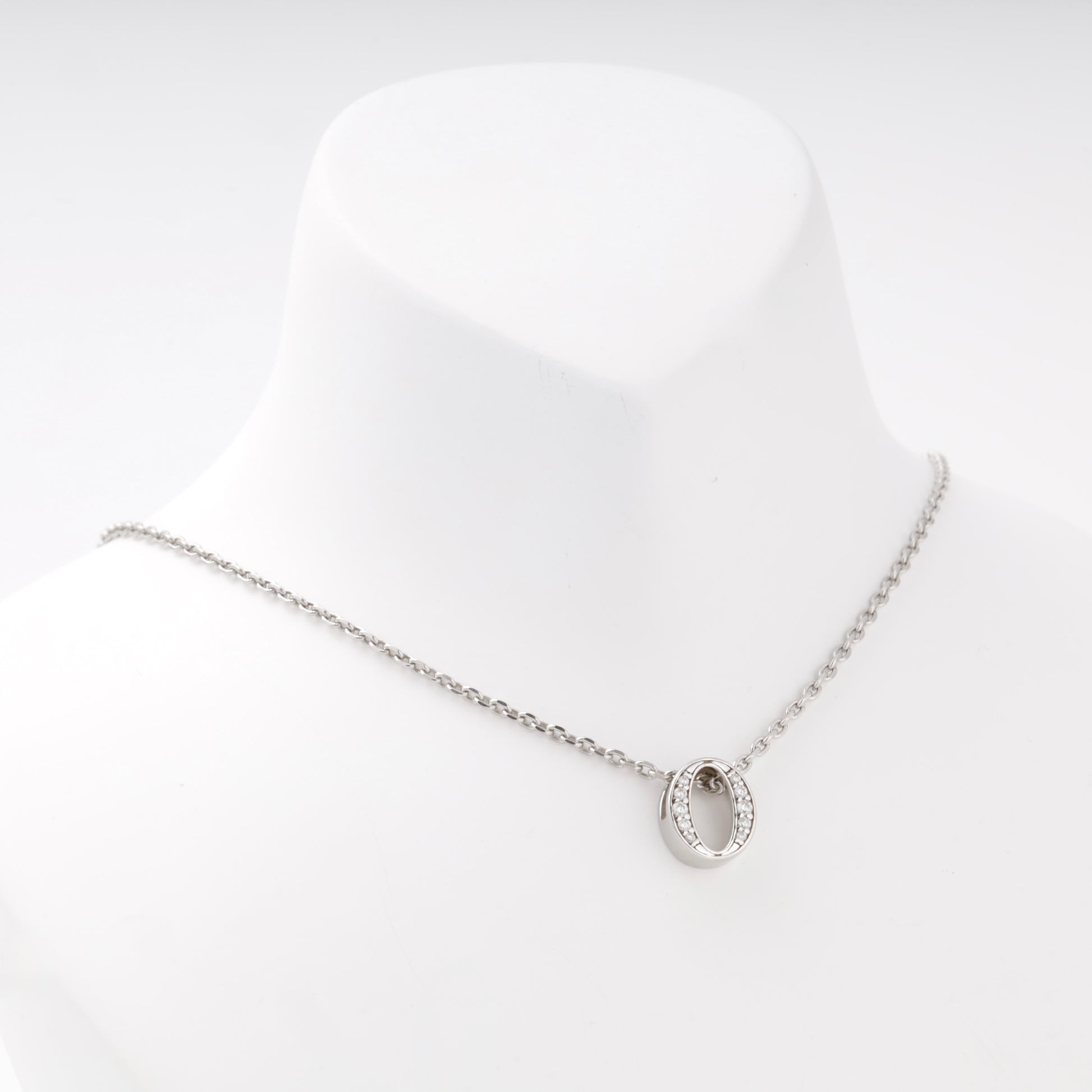 Silver 925 oval pendant with cubic zirconia — Kabluchka