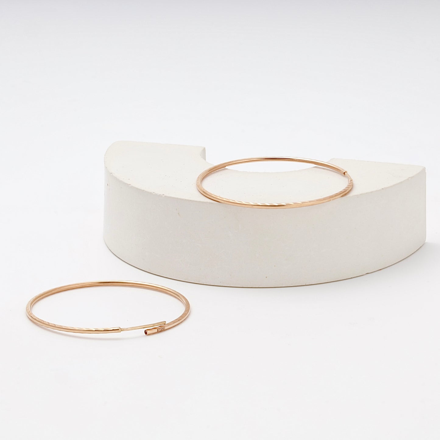 Rose Gold 585 Diamond-Cut Hoop Earrings 48 mm — on display stand — Kabluchka