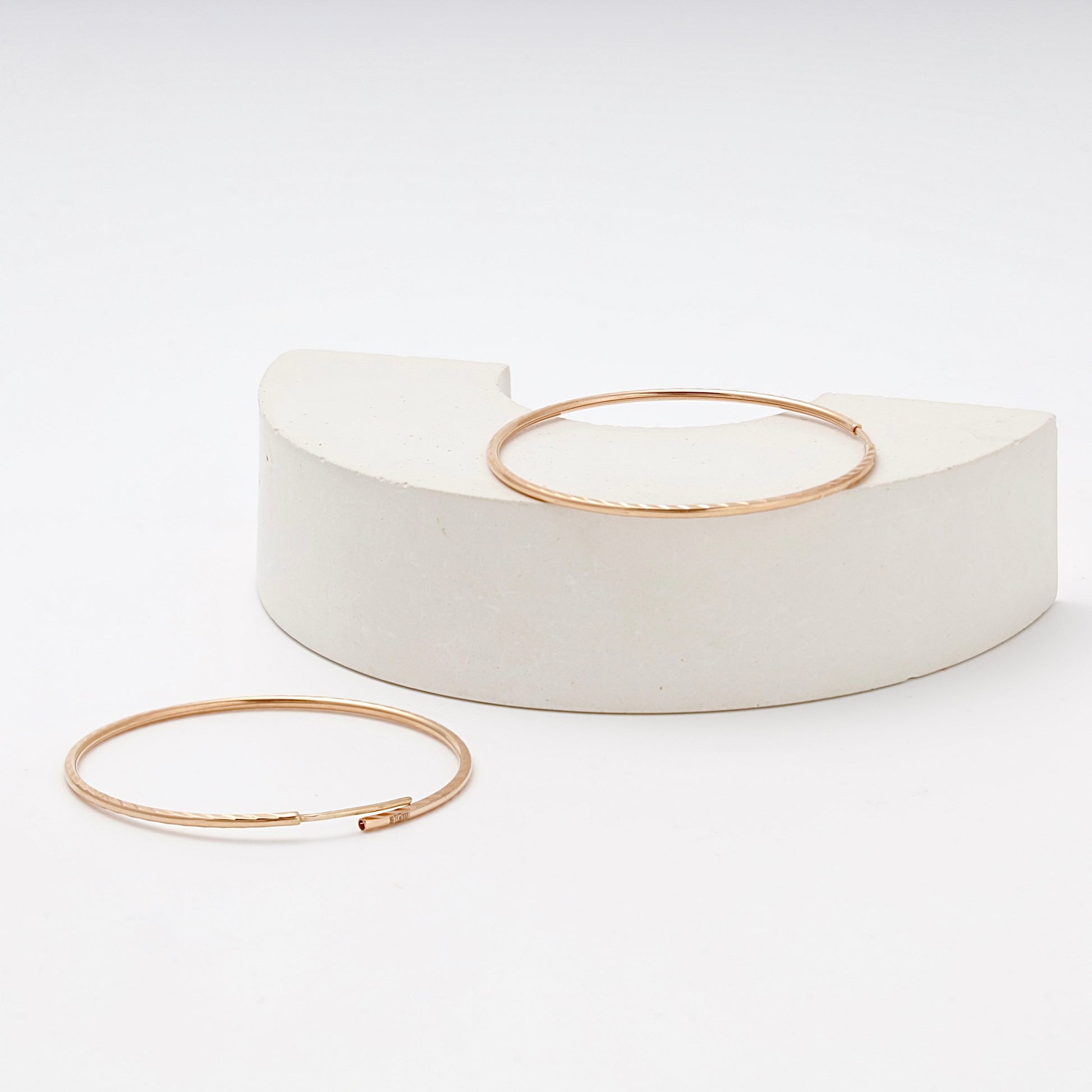 Rose Gold 585 Diamond-Cut Hoop Earrings 48 mm — on display stand — Kabluchka