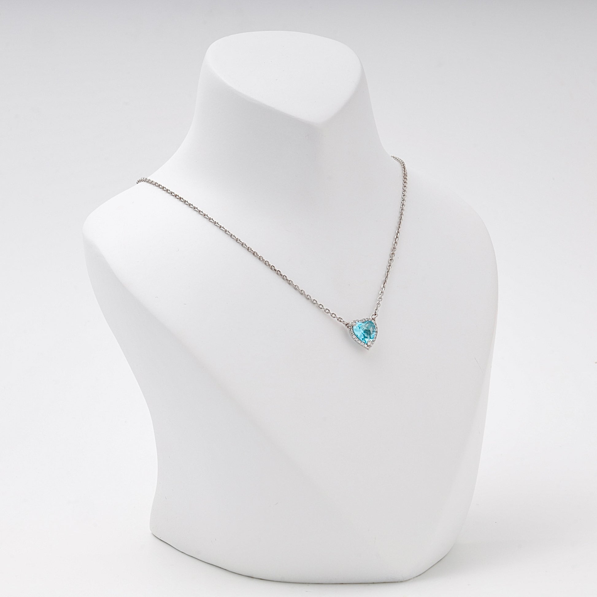 Silver 925 Blue Heart CZ Pendant Necklace on model — Kabluchka