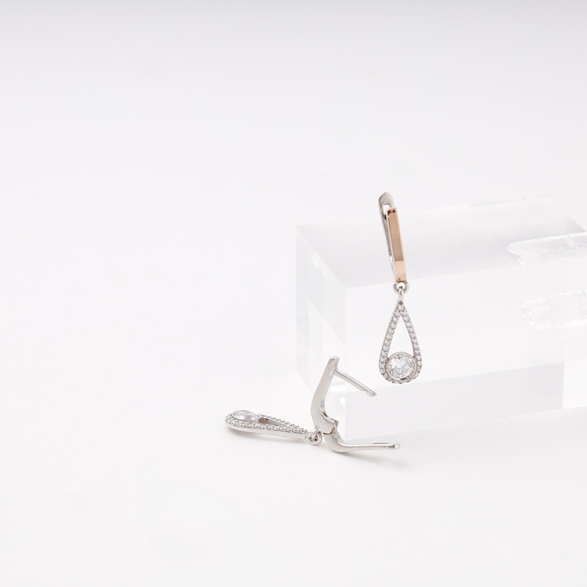 Silver 925 teardrop drop earrings with English lock, side view — Kabluchka